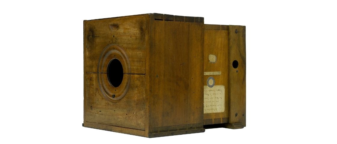 Ancienne chambre noire de Niépce en bois