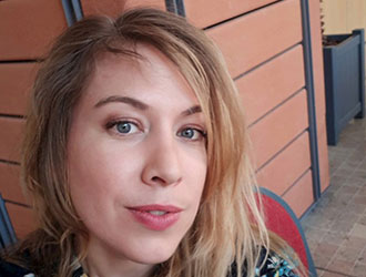 Le portrait officiel de Stéphanie Loyer