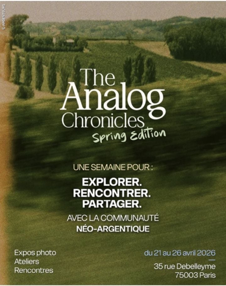 Affiche The Analog Chronicles Spring Edition avec paysage naturel et informations sur expositions photo et ateliers à Paris.