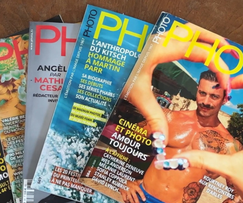 Collection de magazines Photo étalés sur une surface, avec des couvertures colorées et des sujets variés sur la photographie et le cinéma