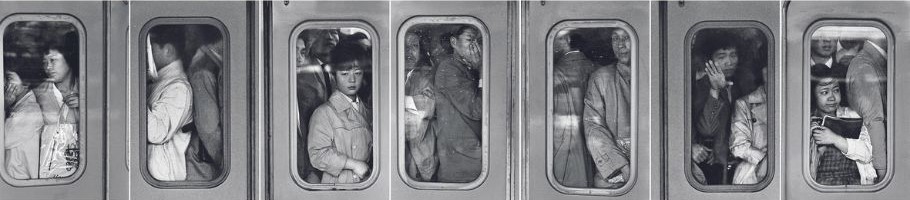Des passagers entassés dans le métro
