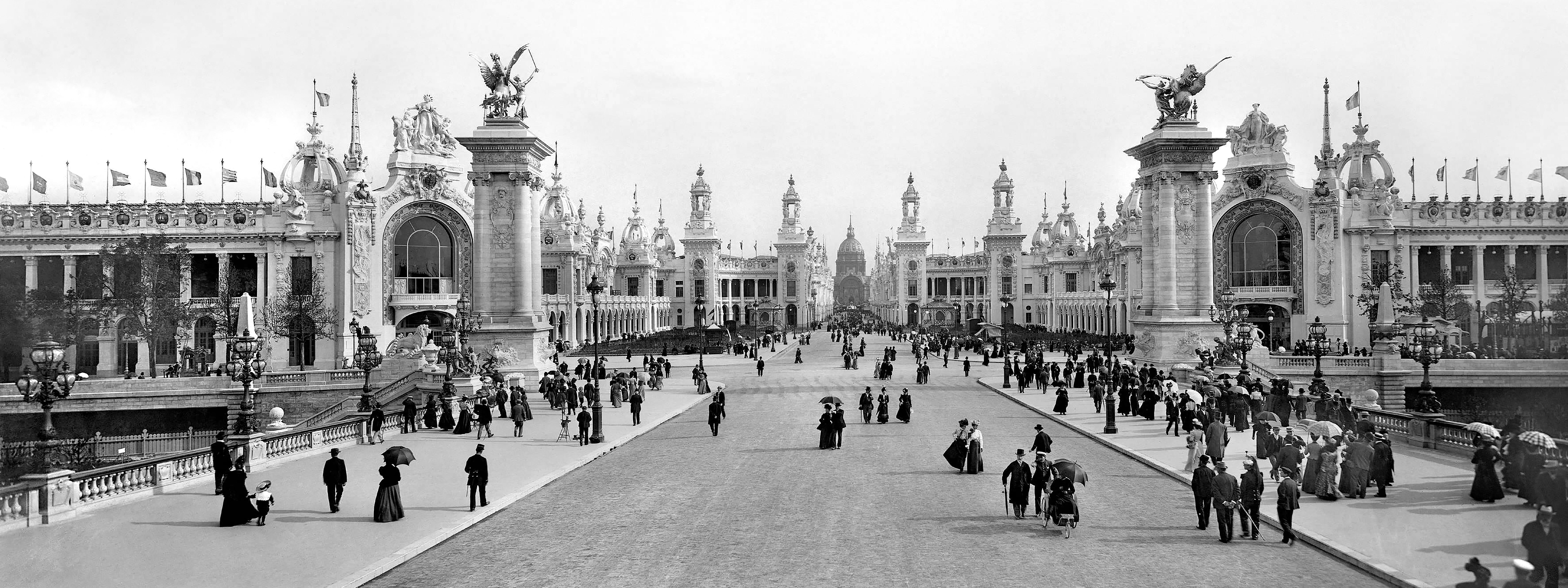 Exposition universelle de 1900, Paris. Panorama vu du pont Alexandre-III.