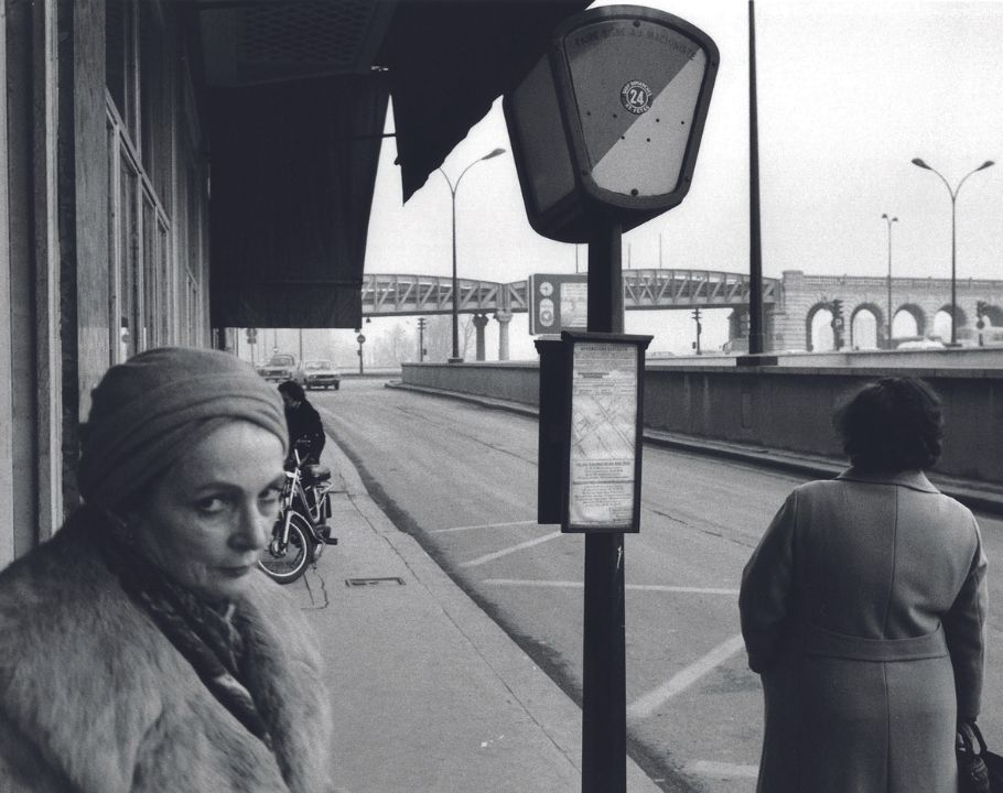 Claude Dityvon, 18 heures, Pont de Bercy, Paris, 1979 Tirage gélatino-argentique Collection MEP, Paris. Acquis en 1979 © Claude Dityvon. 